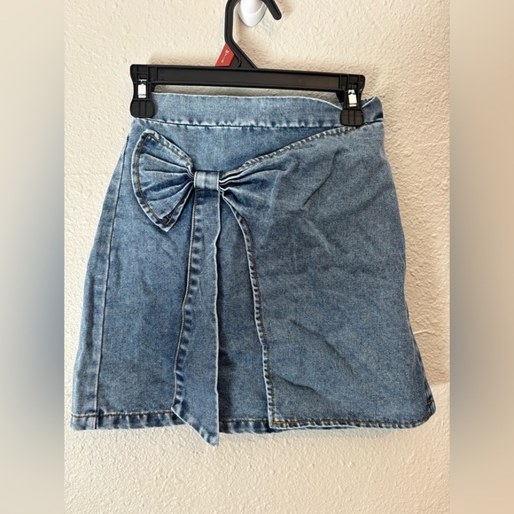 SHEIN Other - SHEIN Denim Mini Skirt with Front Bow - Blue